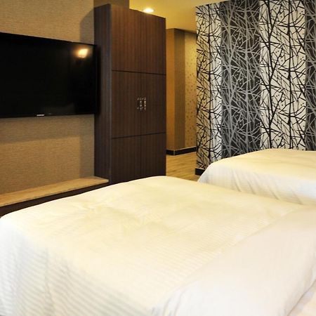 Maple Hotel Tainan Eksteriør bilde
